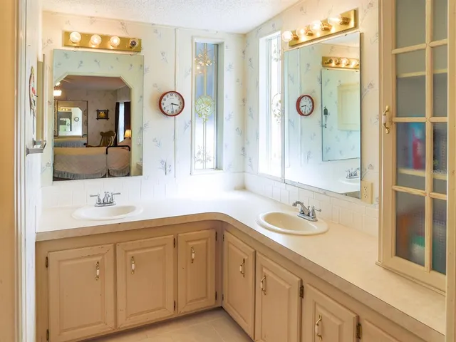 $195,000 | 6092 Southern Oaks Drive, Winter Haven, FL 33884