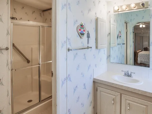 $195,000 | 6092 Southern Oaks Drive, Winter Haven, FL 33884