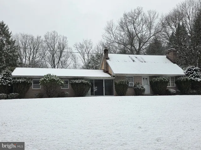 $300,000 | 360 Pheasant Road, Reading, PA 19607