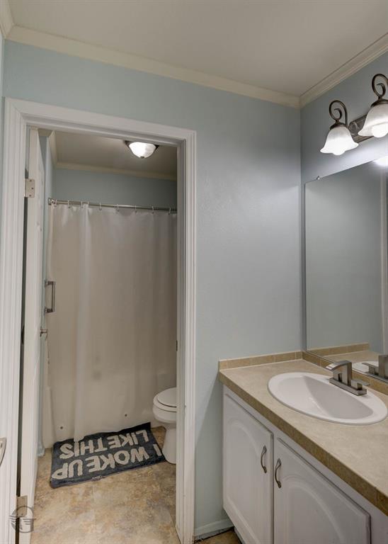 4807 Greenwood Heights Road Greenwood, LA 71033 - Photo 12 of 21 a bathroom with a sink toilet and shower