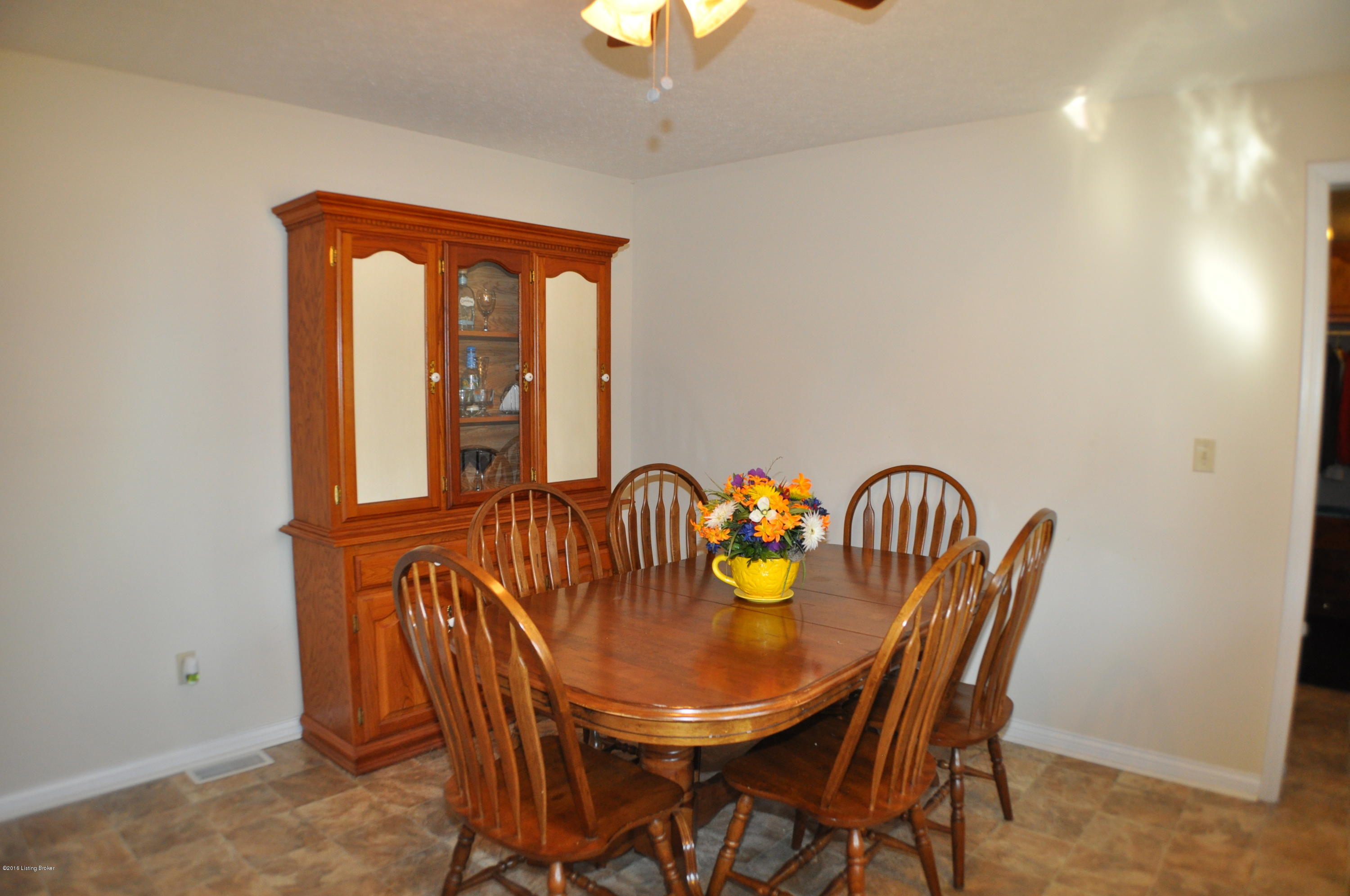 161 Russell Road Vine Grove, KY 40175 - Photo 11 of 38 DSC_0023