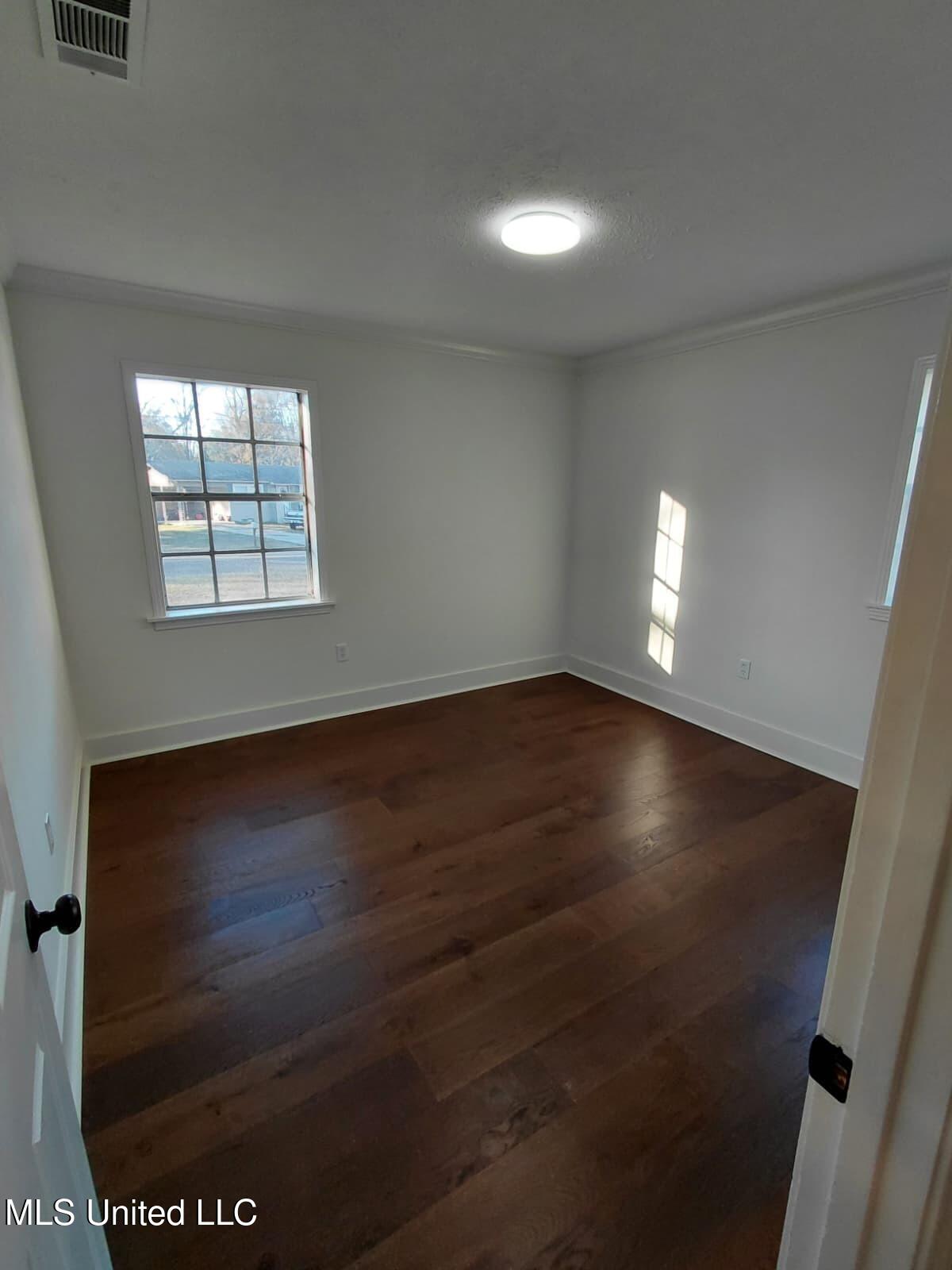 352 Beverly Circle Crystal Springs, MS 39059 - Photo 11 of 27 Room 2