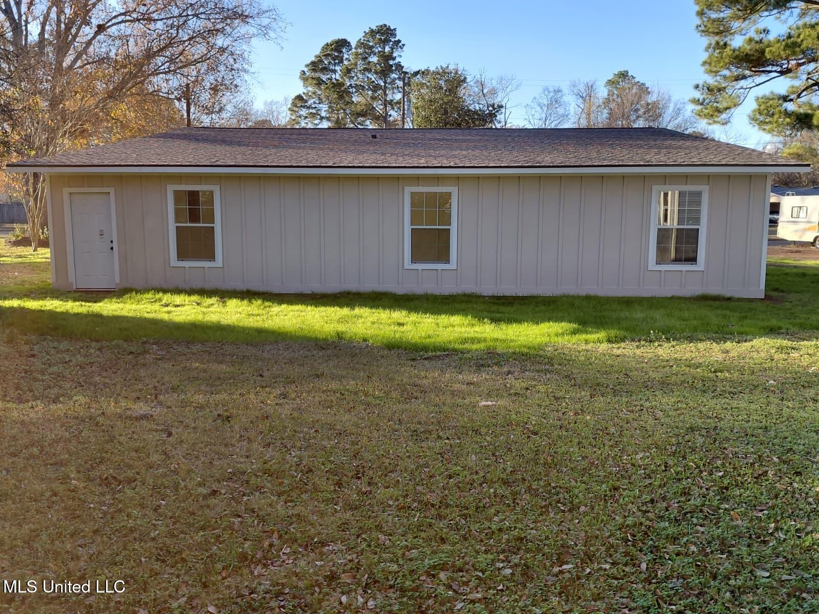352 Beverly Circle Crystal Springs, MS 39059 - Photo 24 of 27 WhatsApp Image 2026-01-22 at 19.31.31 (6