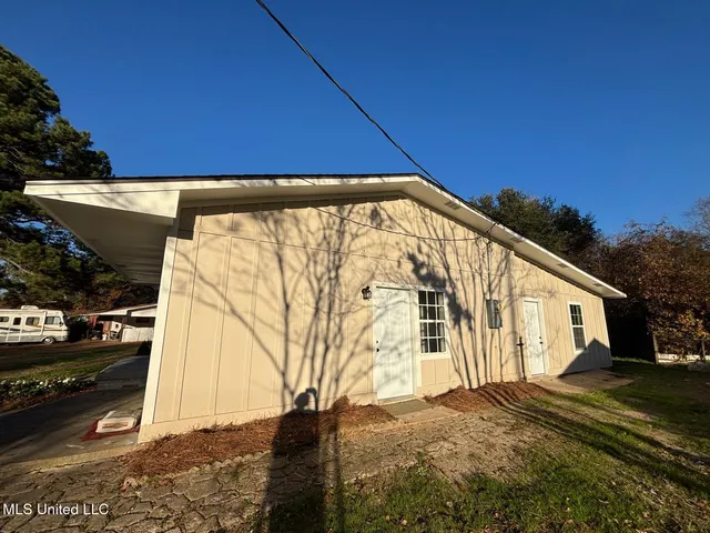 $250,000 | 352 Beverly Circle, Crystal Springs, MS 39059