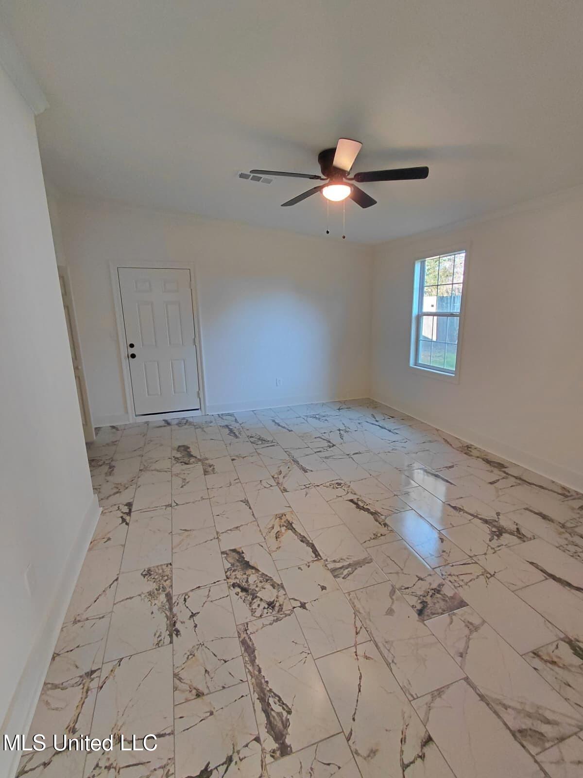 352 Beverly Circle Crystal Springs, MS 39059 - Photo 7 of 27 WhatsApp Image 2026-01-22 at 19.34.46 (1