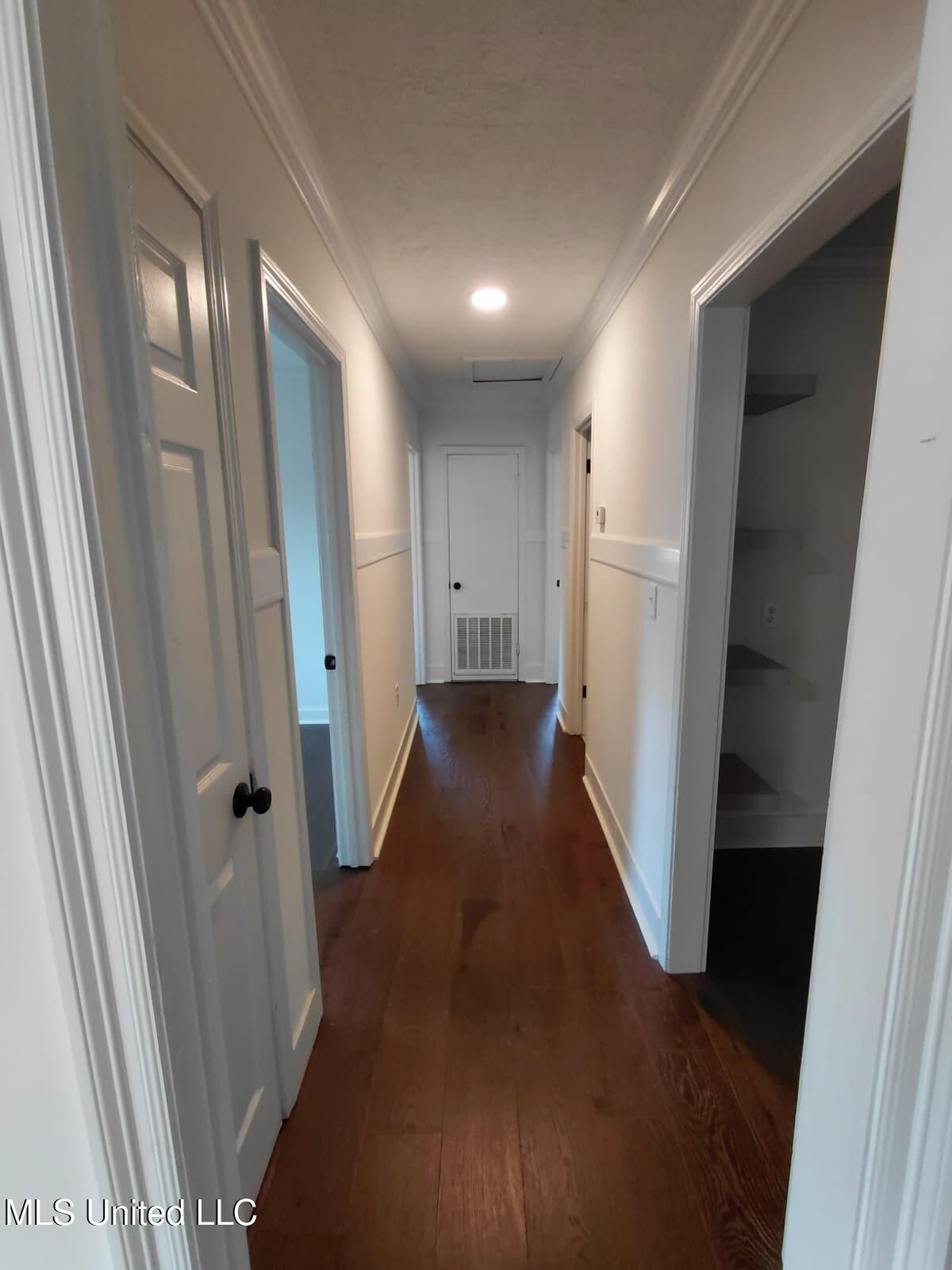 352 Beverly Circle Crystal Springs, MS 39059 - Photo 9 of 27 WhatsApp Image 2026-01-22 at 19.39.45