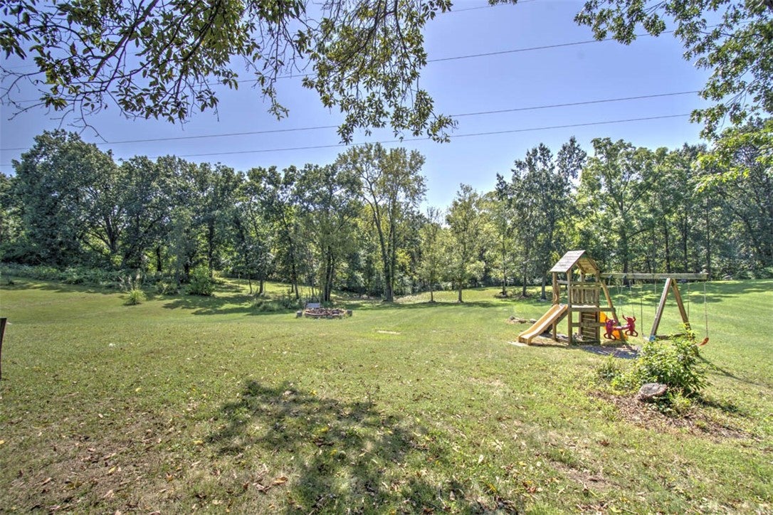 1381 Highland Place Decatur, IL 62526 - Photo 27 of 32 Gallery Image 27