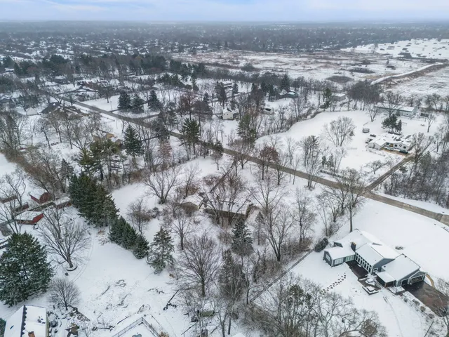 $399,900 | 27W264 80th Street, Naperville, IL 60565