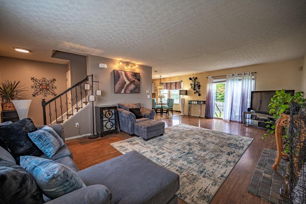 2974 Tracer Road Columbus, OH 43232 - Photo 2 of 15 Gallery Image 2