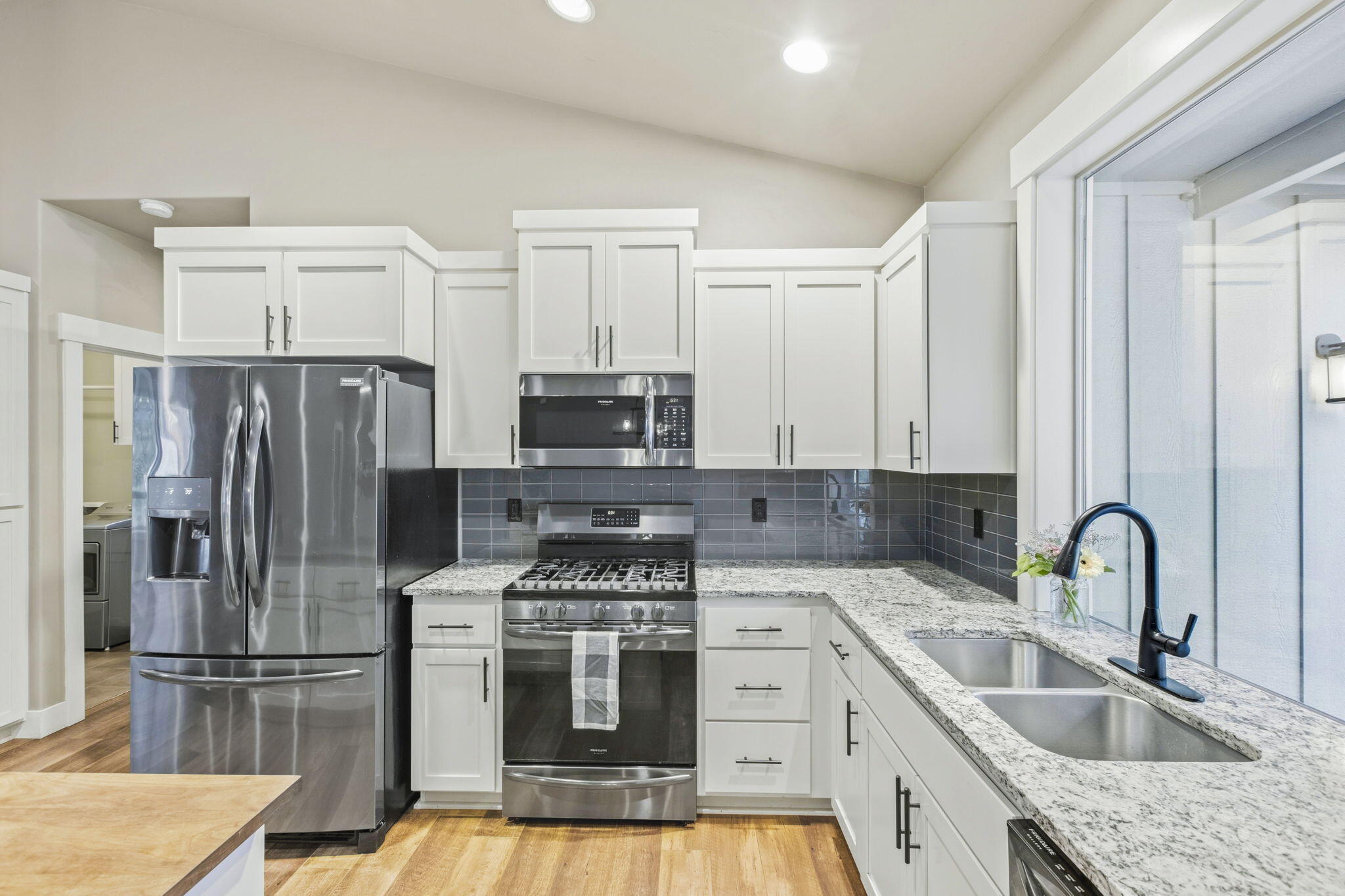 16907 Indio Road Bend, OR 97707 - Photo 12 of 46
