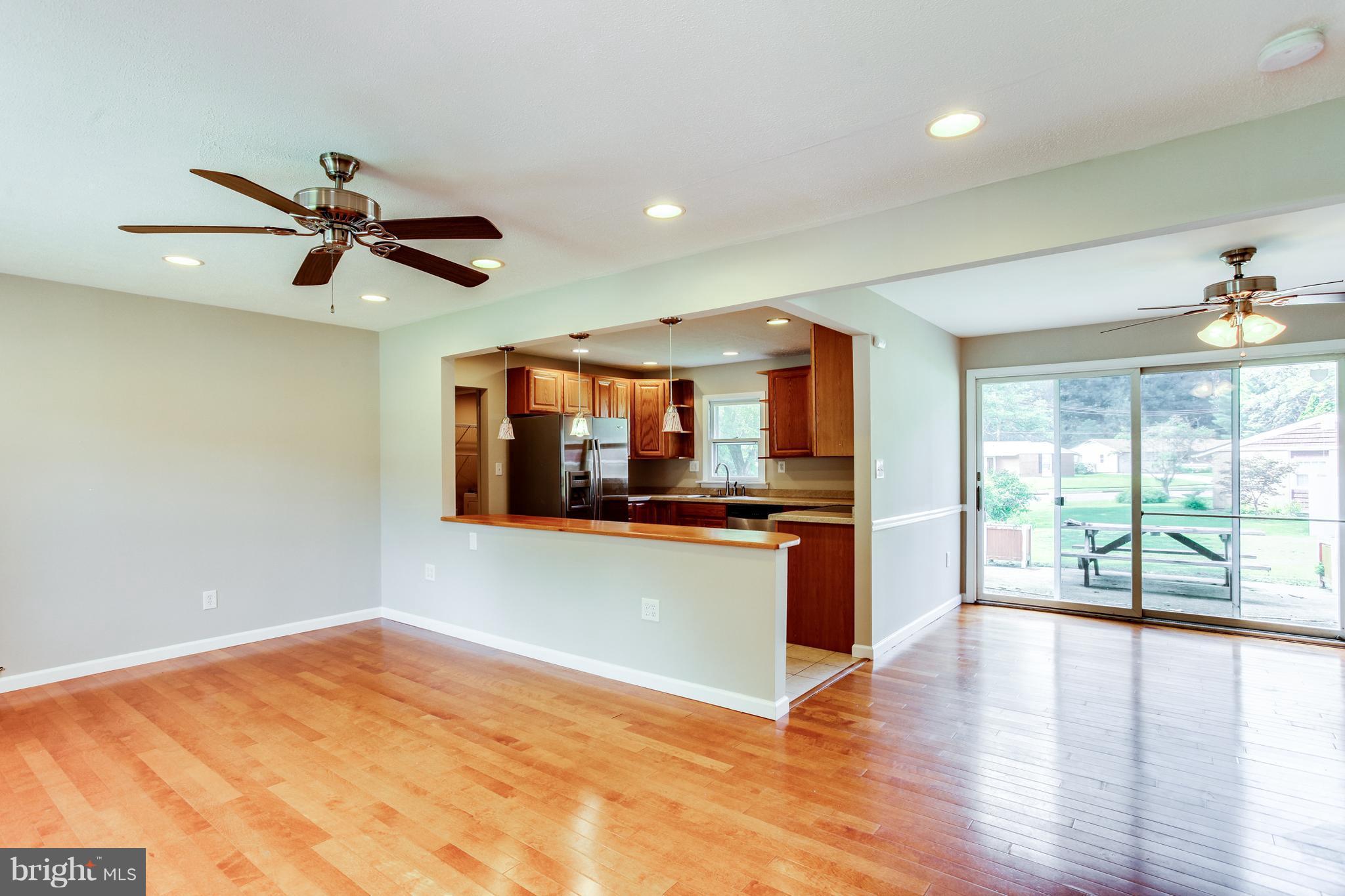 410 Trimble Road Joppa, MD 21085 - Photo 5 of 26 Living Room