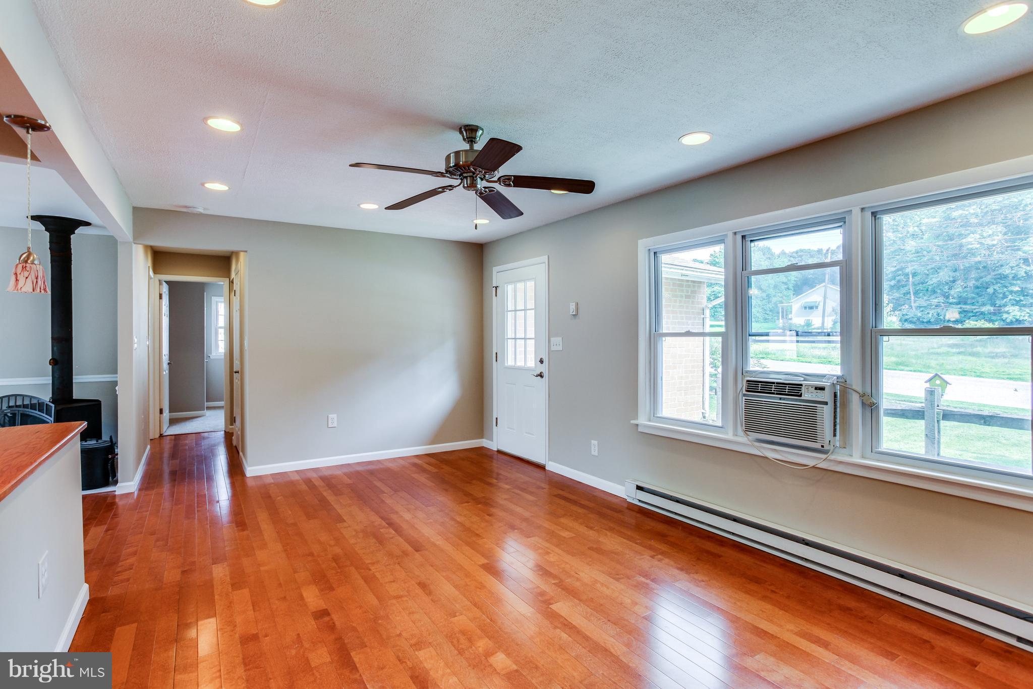 410 Trimble Road Joppa, MD 21085 - Photo 6 of 26 Living Room