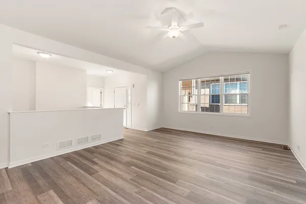 $3,500 | 58 Olympus Drive, Tinley Park, IL 60477