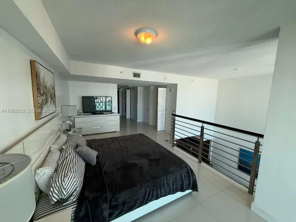 $4,900 | 41 Southeast 5th Street, Unit 2307, Miami, FL 33131