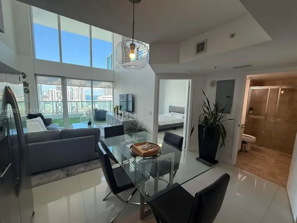 $4,900 | 41 Southeast 5th Street, Unit 2307, Miami, FL 33131