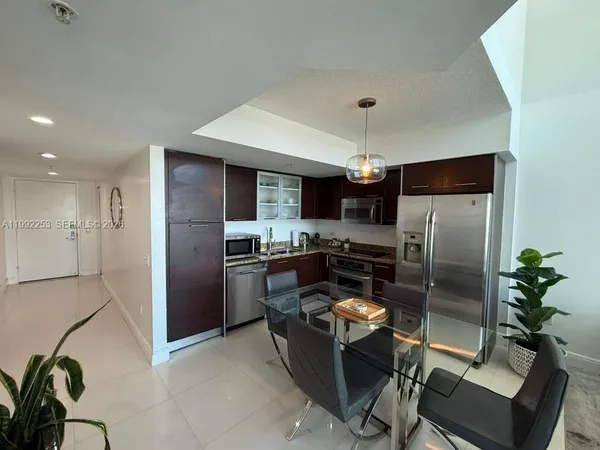 $4,900 | 41 Southeast 5th Street, Unit 2307, Miami, FL 33131