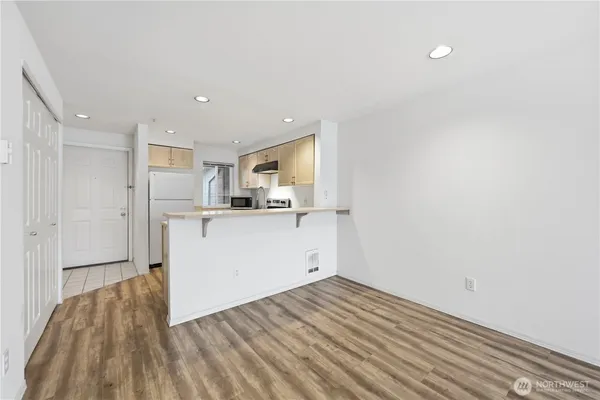 $445,000 | 15711 Waynita Way Northeast, Unit H301, Bothell, WA 98011