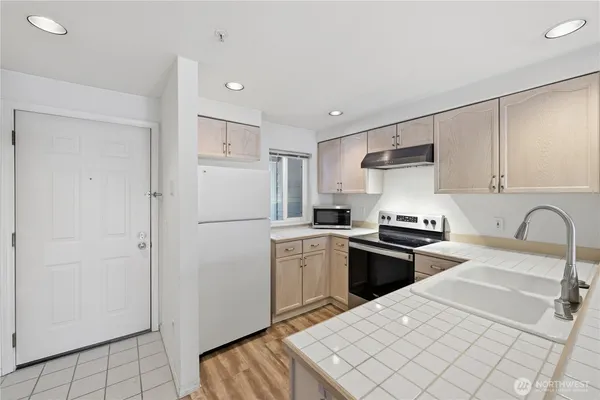 $445,000 | 15711 Waynita Way Northeast, Unit H301, Bothell, WA 98011