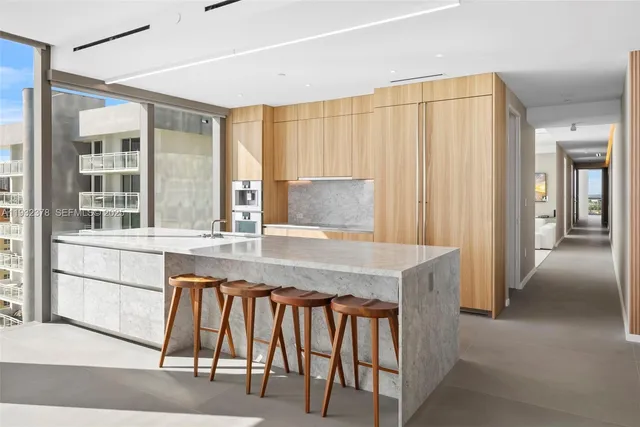 $3,500,000 | 2000 South Ocean Drive, Unit 18B, Hallandale Beach, FL 33009