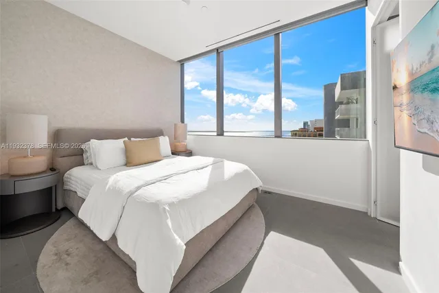 $3,500,000 | 2000 South Ocean Drive, Unit 18B, Hallandale Beach, FL 33009