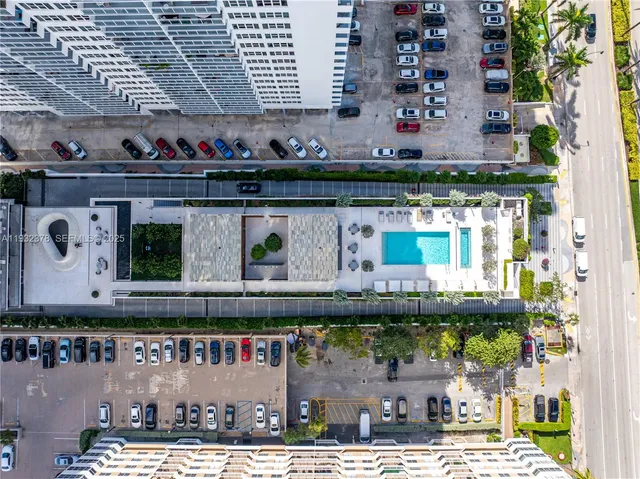 $3,500,000 | 2000 South Ocean Drive, Unit 18B, Hallandale Beach, FL 33009