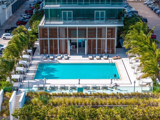 $3,500,000 | 2000 South Ocean Drive, Unit 18B, Hallandale Beach, FL 33009