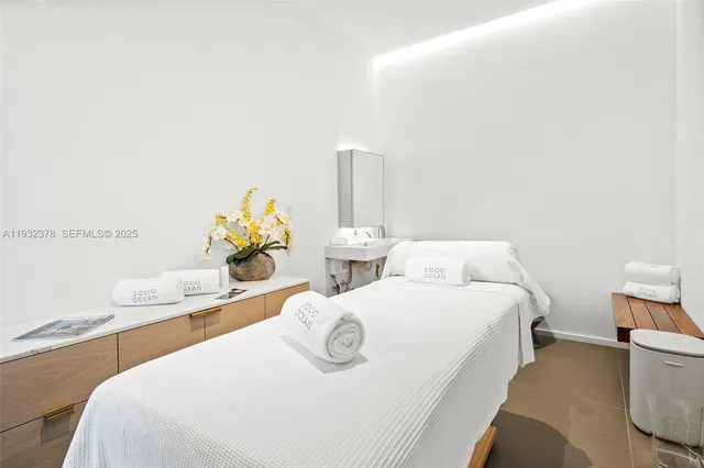 $3,500,000 | 2000 South Ocean Drive, Unit 18B, Hallandale Beach, FL 33009