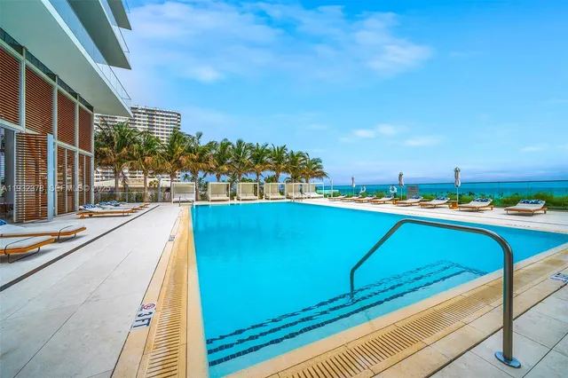 $3,500,000 | 2000 South Ocean Drive, Unit 18B, Hallandale Beach, FL 33009
