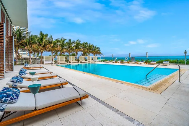 $3,500,000 | 2000 South Ocean Drive, Unit 18B, Hallandale Beach, FL 33009