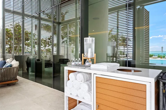 $3,500,000 | 2000 South Ocean Drive, Unit 18B, Hallandale Beach, FL 33009