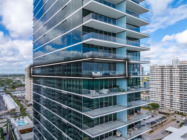 $3,500,000 | 2000 South Ocean Drive, Unit 18B, Hallandale Beach, FL 33009