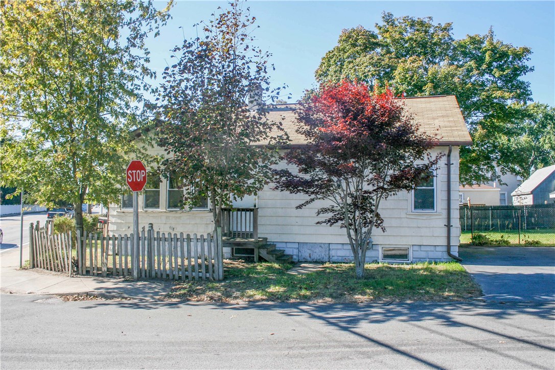 651 Post Road Warwick, RI 02888 - Photo 3 of 13 Gallery Image 3