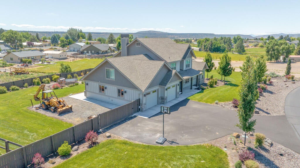 344 Northwest Saddle Ridge Loop Prineville, OR 97754 - Photo 12 of 64 10