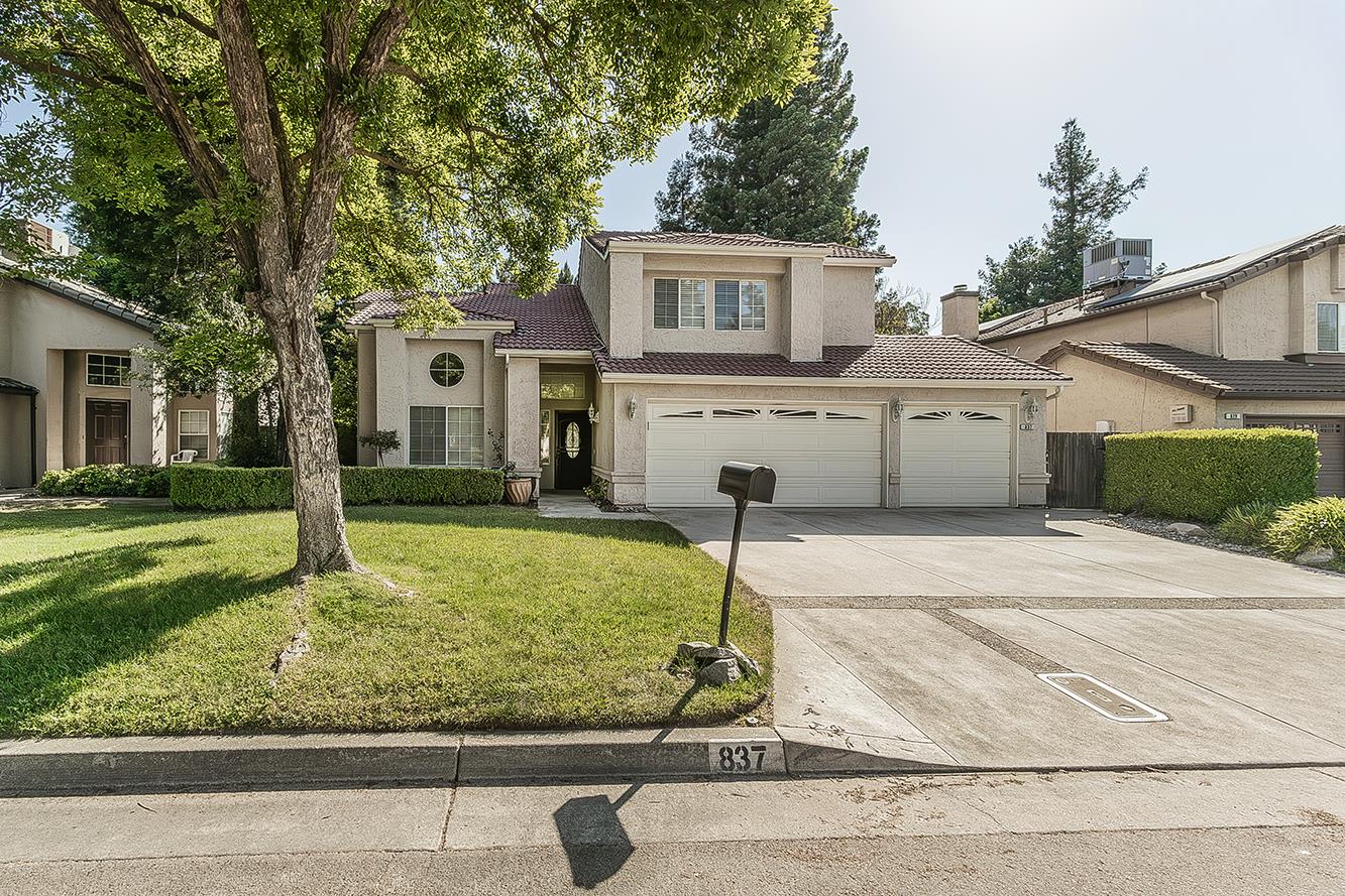837 East Buckhill Road Fresno, CA 93720 - Photo 3 of 55
