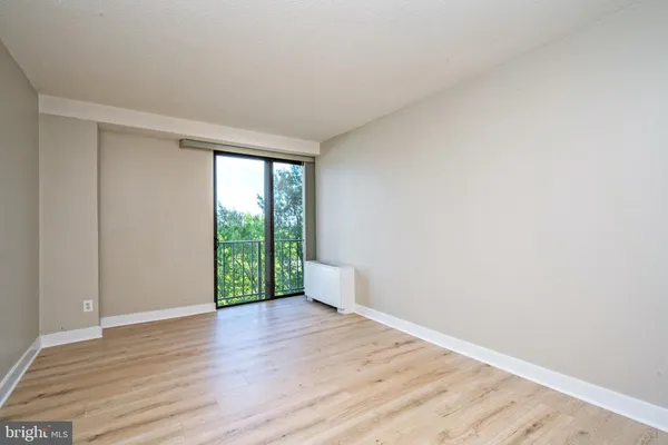 $2,000 | 4141 North Henderson Road, Unit 822, Arlington, VA 22203