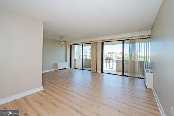 $2,000 | 4141 North Henderson Road, Unit 822, Arlington, VA 22203