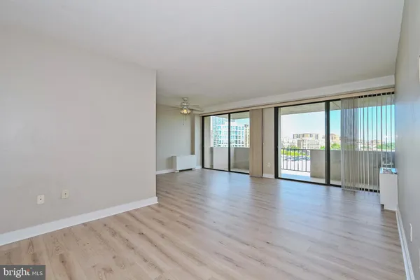 $2,000 | 4141 North Henderson Road, Unit 822, Arlington, VA 22203