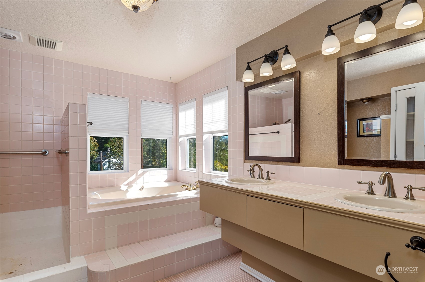 13085 Olalla Valley Road Southeast Olalla, WA 98359 - Photo 21 of 40 Gallery Image 21