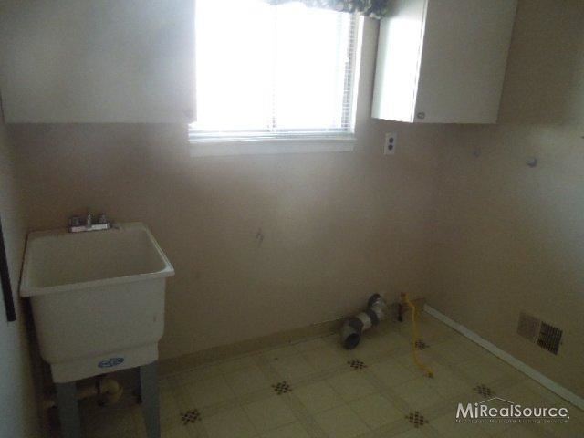 43000 Versailles Road Canton, MI 48187 - Photo 14 of 25 31149335-13.JPG