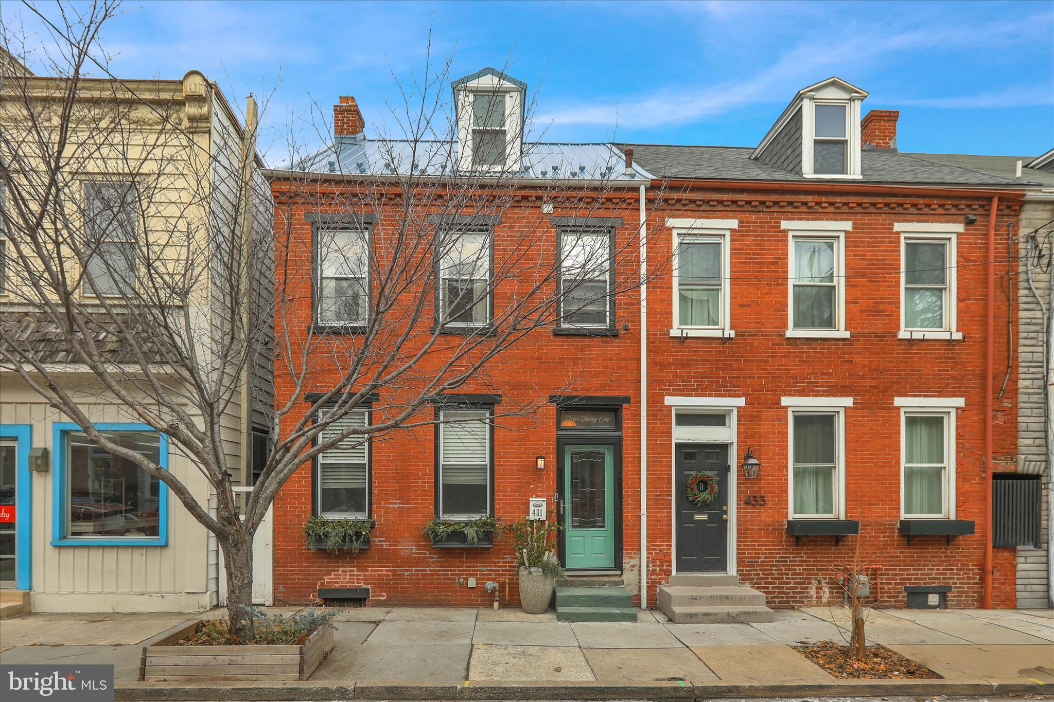 431 East Orange Street Lancaster, PA 17602 - Photo 2 of 46 front view of a building