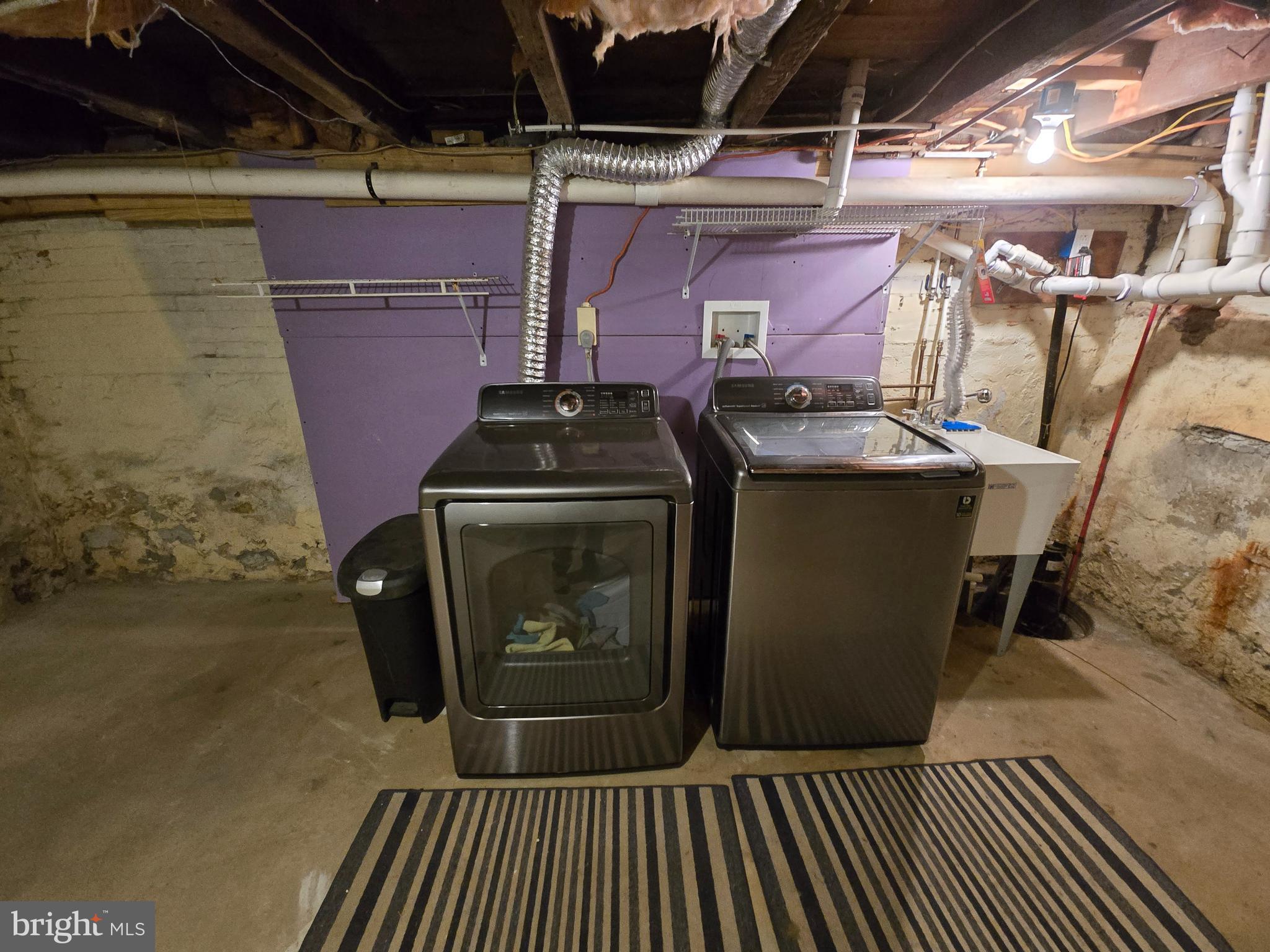 431 East Orange Street Lancaster, PA 17602 - Photo 33 of 46 a utility room with dryer and washer