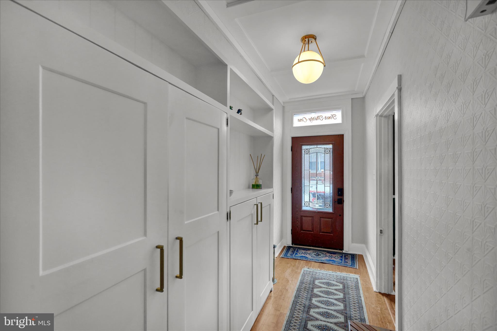 431 East Orange Street Lancaster, PA 17602 - Photo 7 of 46 a view of an entryway