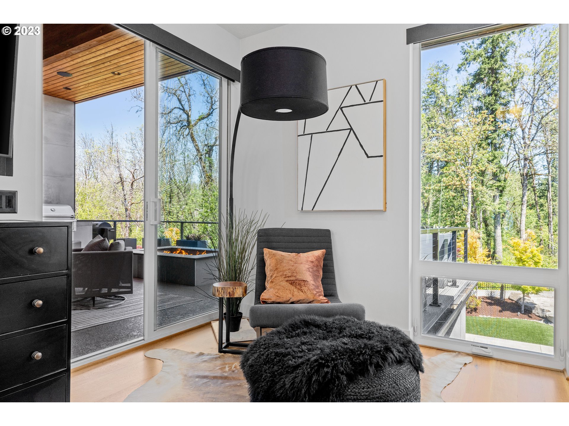 3617 Northwest McMaster Drive Camas, WA 98607 - Photo 17 of 48 a living room with furniture and a window