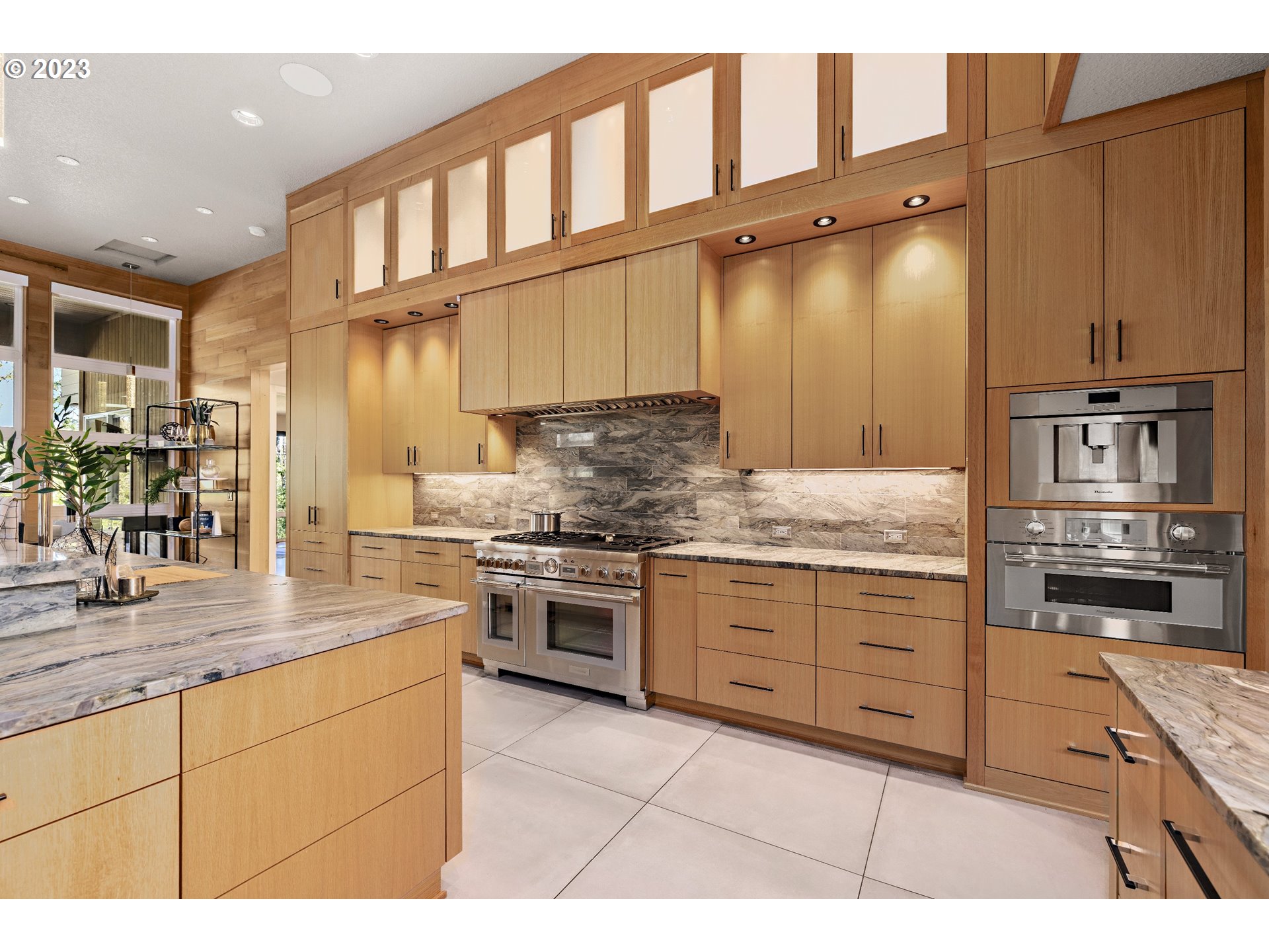 3617 Northwest McMaster Drive Camas, WA 98607 - Photo 8 of 48 a kitchen with stainless steel appliances granite countertop a sink stove and cabinets