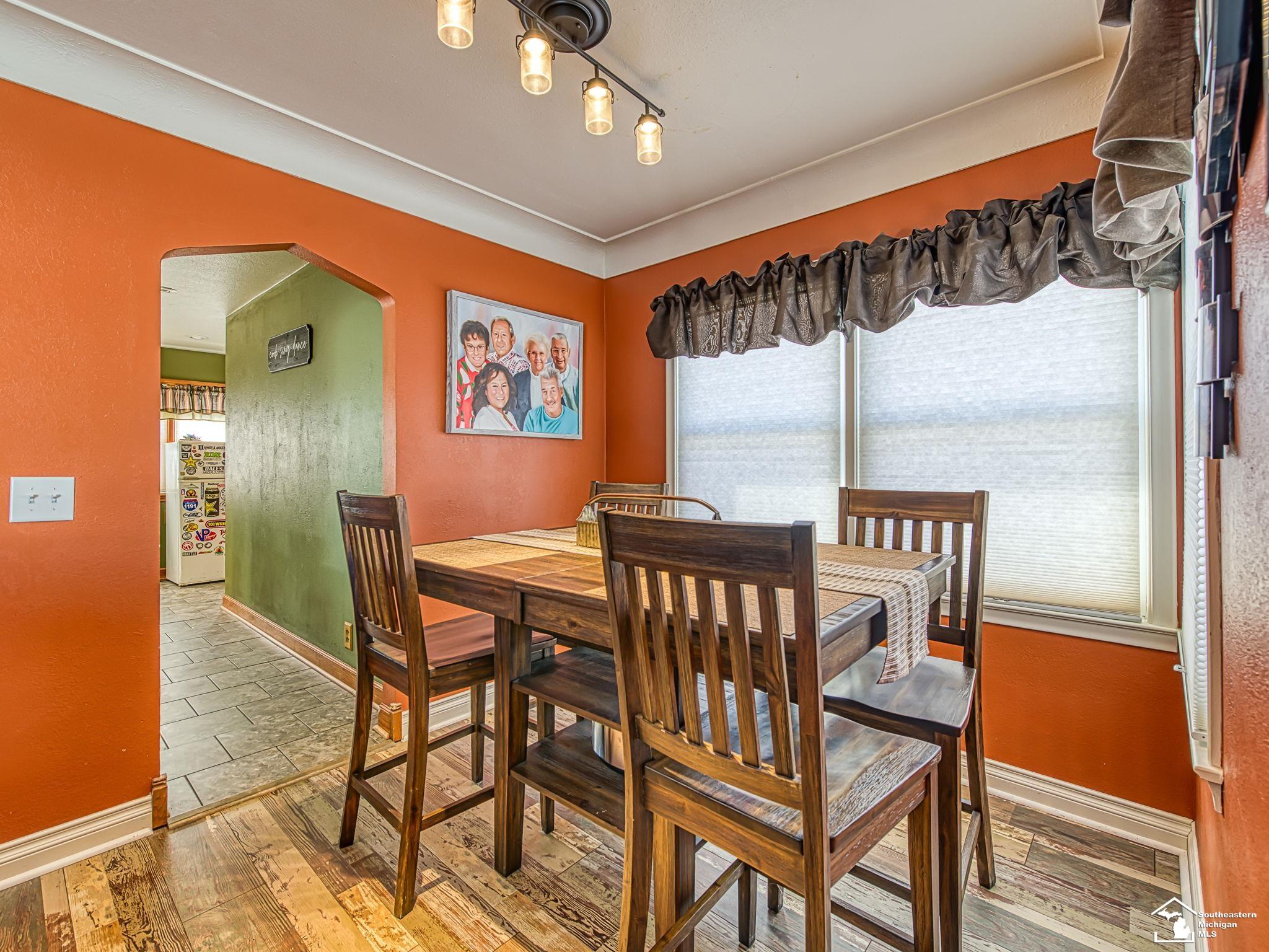 616 Cole Road Monroe, MI 48162 - Photo 8 of 43 50199219-1dc54c61-291b-4eb4-81dc-75ddbce1c3bd.JPG