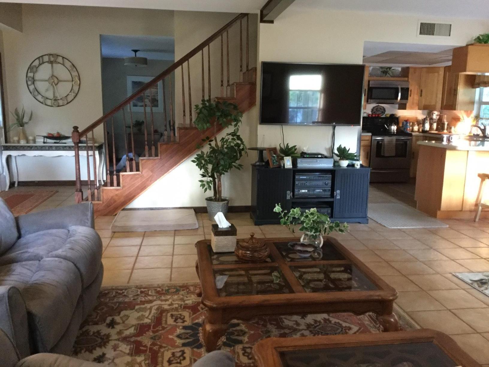 10421 Sandy Run Road Jupiter, FL 33478 - Photo 8 of 24 LivingRoom