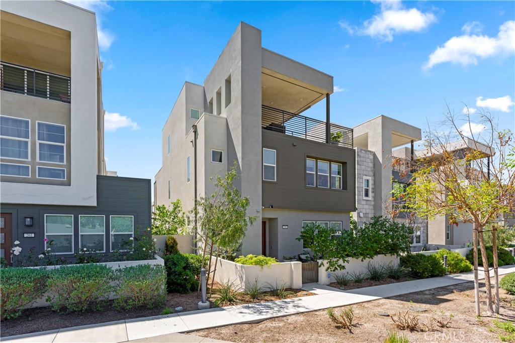 259 Chorus Irvine, CA 92618 - Photo 3 of 56 a view of a building with a yard