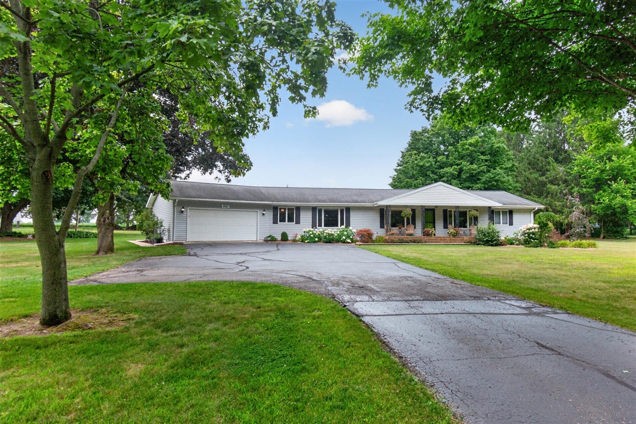 1062 South Parma Road Parma, MI 49269 - Photo 4 of 77 Gallery Image 4