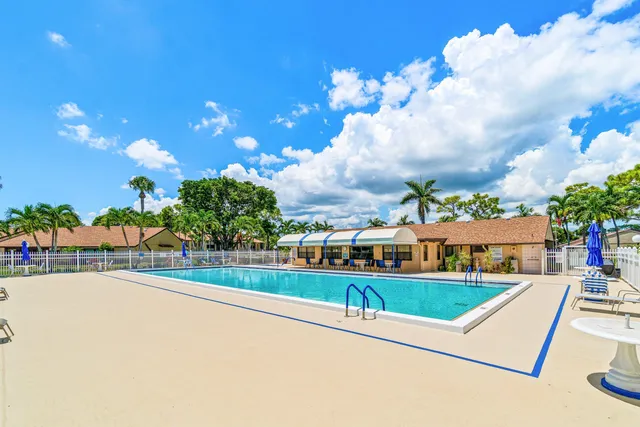 $2,000 | 826 Sky Pine Way, Unit D1, Greenacres, FL 33415