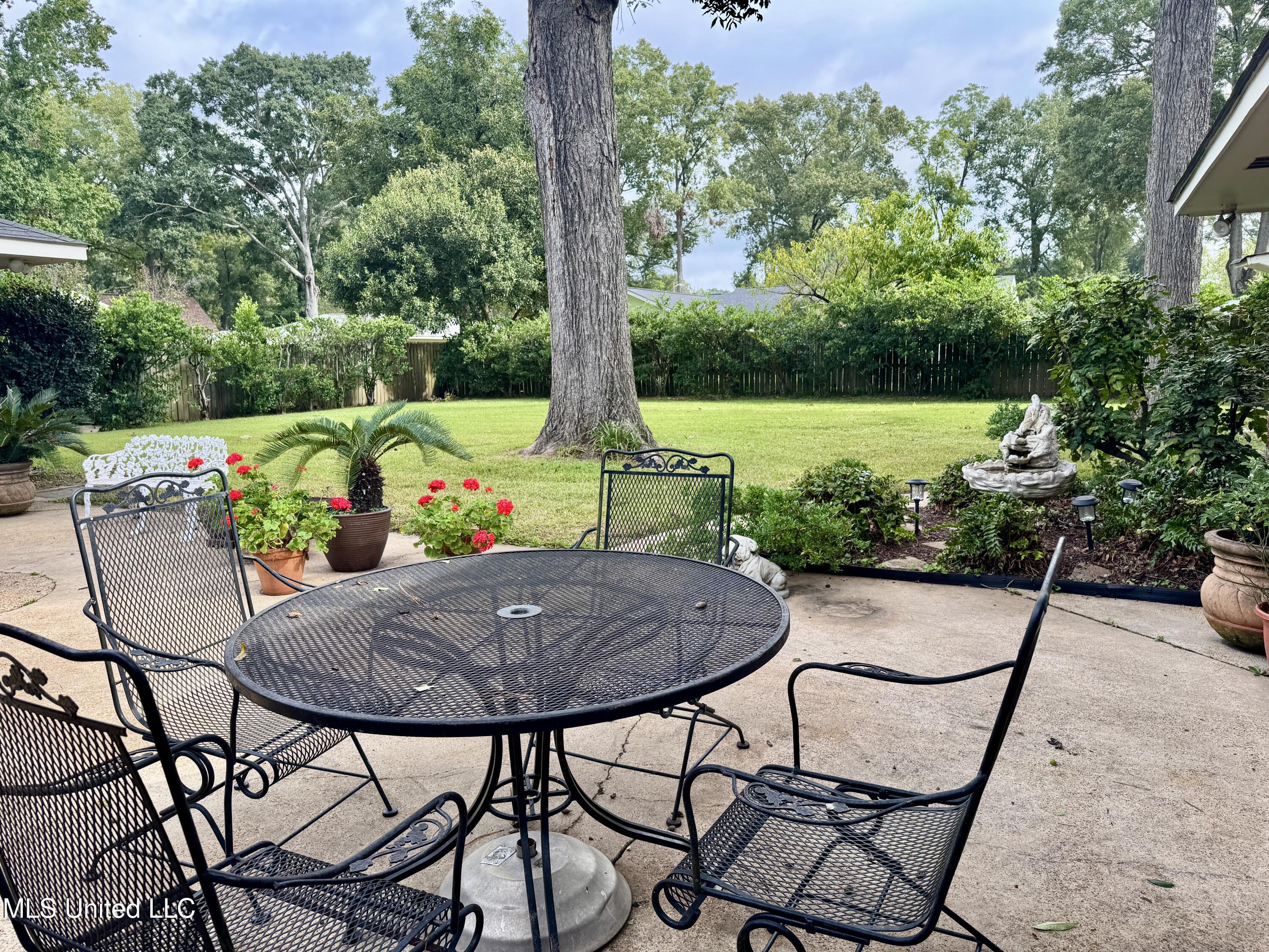 101 North Meadow Road Natchez, MS 39120 - Photo 2 of 57 IMG_4564